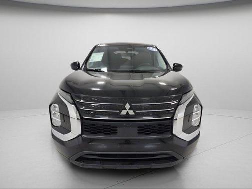 Black Diamond 2022 Mitsubishi Outlander ES 2.5 S-AWC