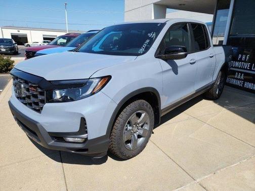 Sonic Gray Pearl 2025 Honda Ridgeline TrailSport