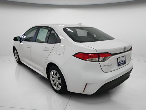 Ice Cap 2024 Toyota Corolla LE