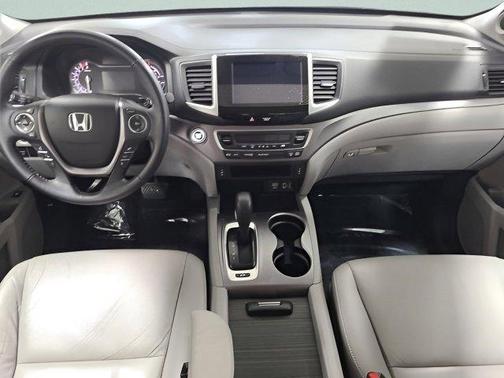 Modern Steel Metallic 2019 Honda Ridgeline RTL