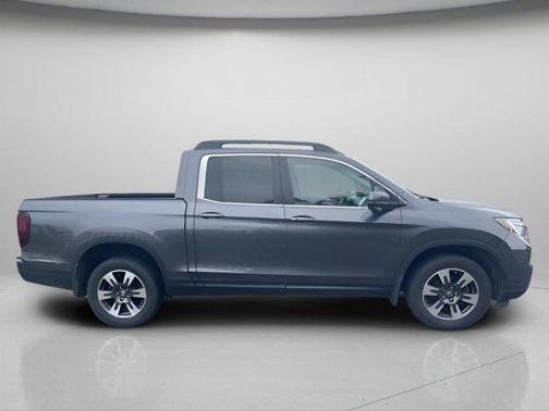 Modern Steel Metallic 2019 Honda Ridgeline RTL