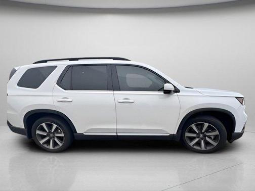 Platinum White Pearl 2025 Honda Pilot Touring 8-Passenger