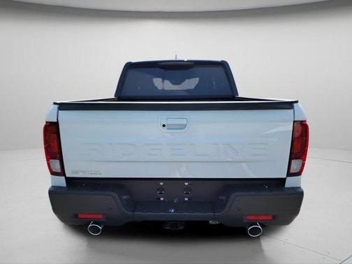 Platinum White Pearl 2026 Honda Ridgeline Black