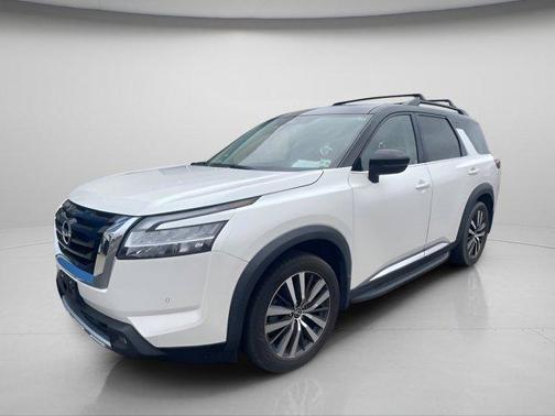 2022 Nissan Pathfinder Platinum 4WD