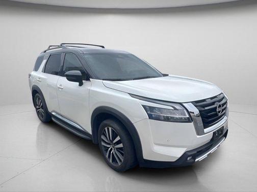 2022 Nissan Pathfinder Platinum 4WD