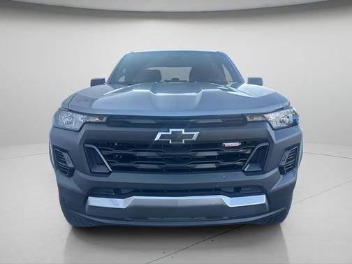 Sterling Gray Metallic 2024 Chevrolet Colorado Trail Boss