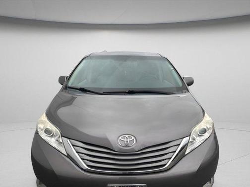 2011 Toyota Sienna XLE