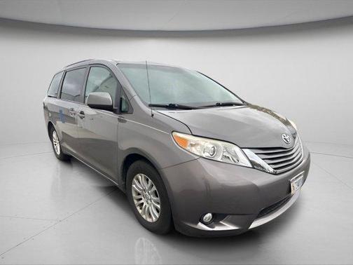 2011 Toyota Sienna XLE