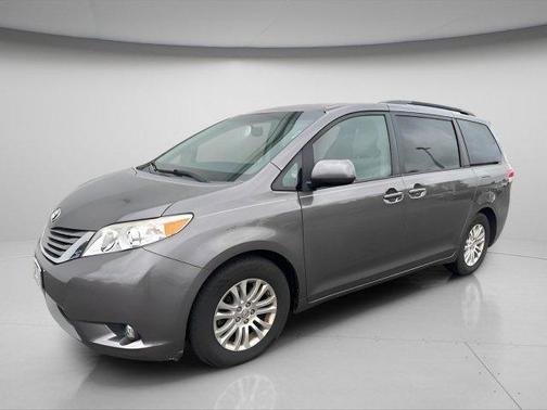 2011 Toyota Sienna XLE