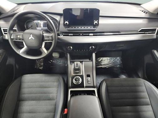 Red Diamond 2024 Mitsubishi Outlander SE 2.5 S-AWC