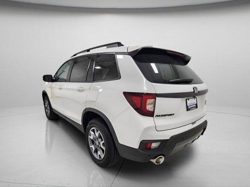 Platinum White Pearl 2023 Honda Passport AWD TrailSport
