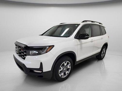Platinum White Pearl 2023 Honda Passport AWD TrailSport