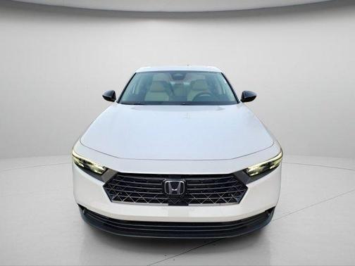 Platinum White Pearl 2026 Honda Accord SE