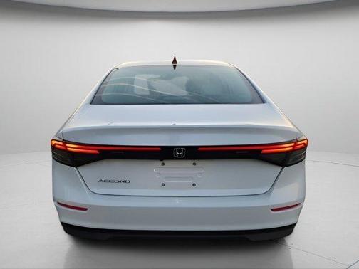 Platinum White Pearl 2026 Honda Accord SE