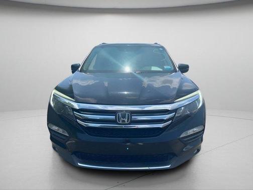 Crystal Black Pearl 2017 Honda Pilot Touring