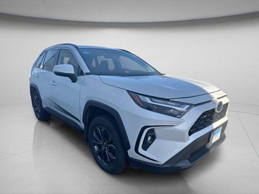 2022 Toyota RAV4 Hybrid XLE Premium