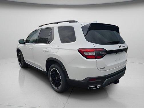 Platinum White Pearl 2026 Honda Pilot Touring 8-Passenger