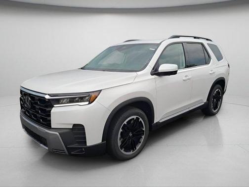 Platinum White Pearl 2026 Honda Pilot Touring 8-Passenger