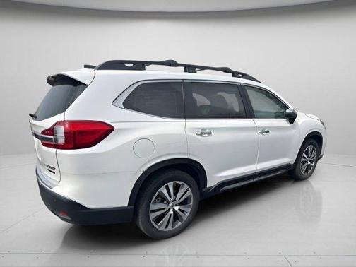 Crystal White Pearl 2019 Subaru Ascent Touring 7-Passenger