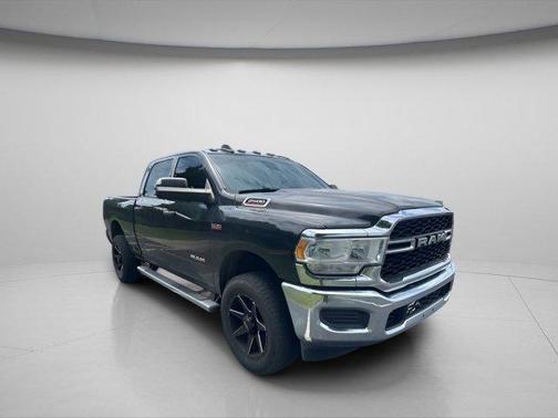 2019 RAM 2500 Tradesman Crew Cab 4x4 6'4' Box