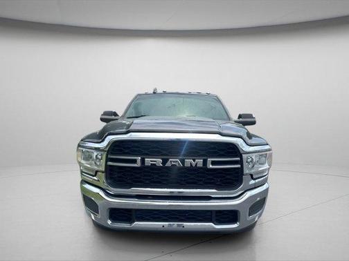 2019 RAM 2500 Tradesman Crew Cab 4x4 6'4' Box