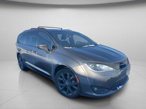 2018 Chrysler Pacifica Touring-L