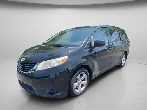 Black 2014 Toyota Sienna LE
