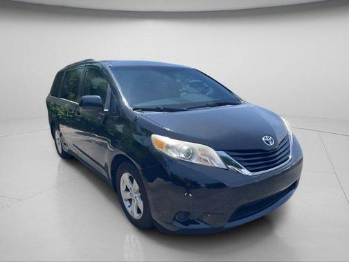Black 2014 Toyota Sienna LE