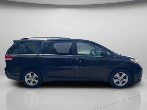 Black 2014 Toyota Sienna LE