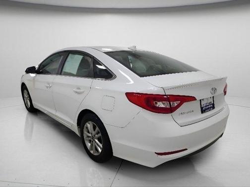 Quartz White Pearl 2017 Hyundai SONATA SE