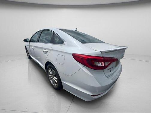 Quartz White Pearl 2017 Hyundai SONATA SE