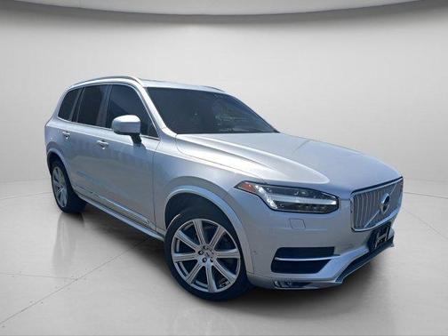 Bright Silver Metallic 2019 Volvo XC90 T6 Inscription