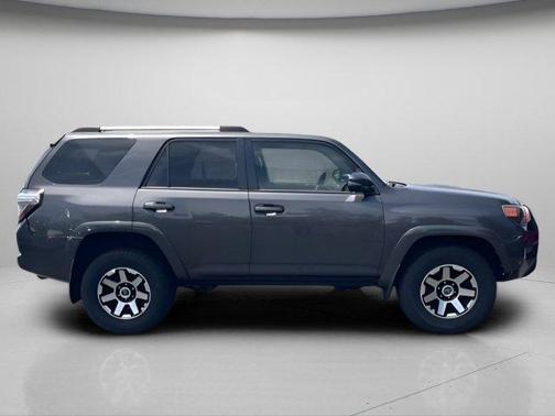 Magnetic Gray Metallic 2018 Toyota 4Runner TRD Off Road Premium