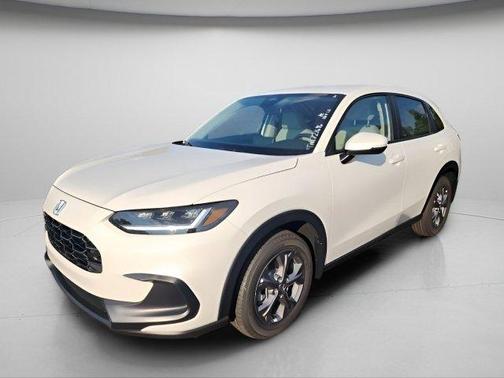 Platinum White Pearl 2026 Honda HR-V LX