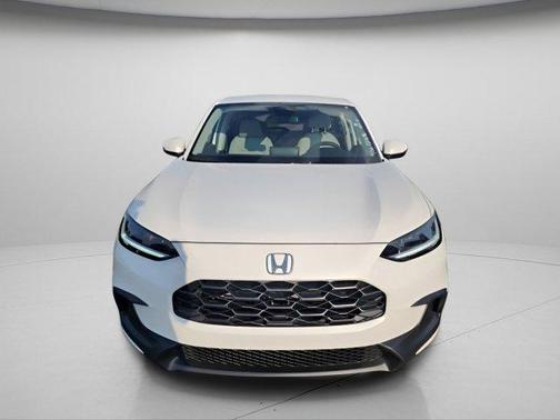 Platinum White Pearl 2026 Honda HR-V LX