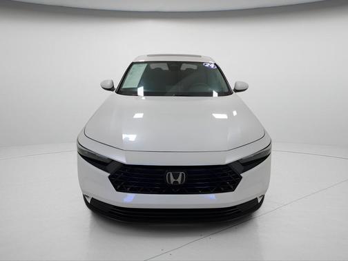 Platinum White Pearl 2024 Honda Accord EX