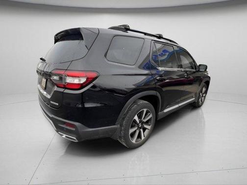 2023 Honda Pilot Touring 8-Passenger