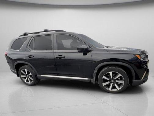 2023 Honda Pilot Touring 8-Passenger