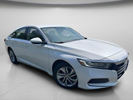 Platinum White Pearl 2019 Honda Accord LX