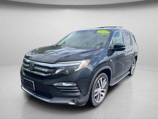 Crystal Black Pearl 2017 Honda Pilot Touring