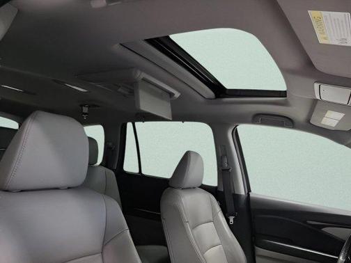 Crystal Black Pearl 2017 Honda Pilot Touring