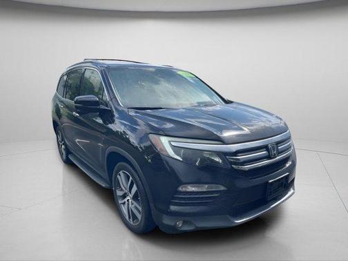 Crystal Black Pearl 2017 Honda Pilot Touring