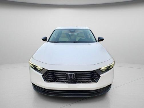 Platinum White Pearl 2026 Honda Accord SE
