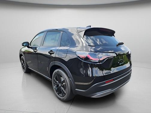 Crystal Black Pearl 2027 Honda HR-V Sport AWD