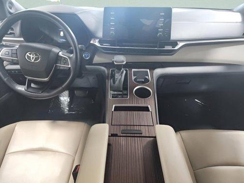 2022 Toyota Sienna XLE 7 Passenger
