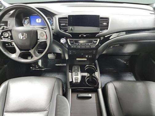 2022 Honda Pilot AWD Black Edition