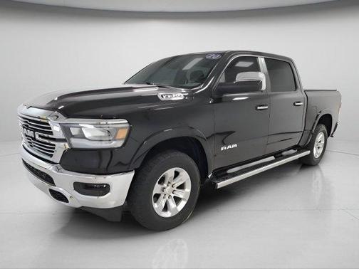 Diamond Black Crystal Pearlcoat 2020 RAM 1500 Laramie