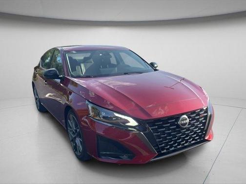 2023 Nissan Altima SR VC-Turbo FWD