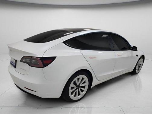 Pearl White Multi-Coat 2021 Tesla Model 3 Standard Range Plus