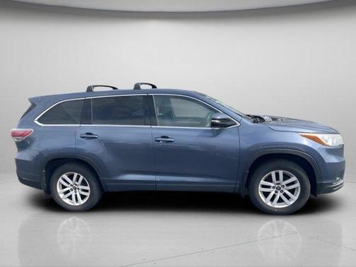 Shoreline Blue Pearl 2016 Toyota Highlander LE Plus